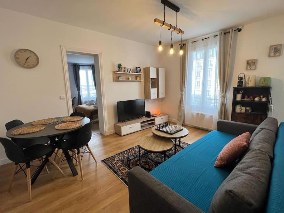 Appartement Metro 14 Et Le Metro 7 A 7 Minutes A Pied Emplacement Strategique Parking Gratuit